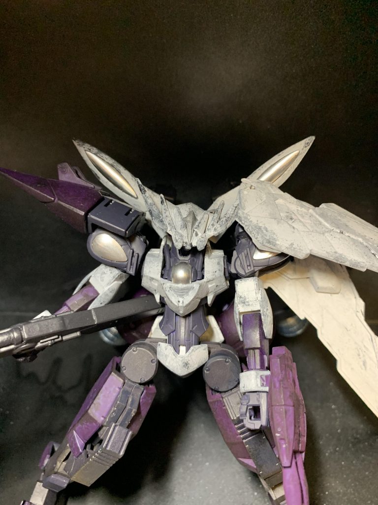 一応角がついているので決闘もできるようにしてあります。クリアパーツは4アーティストマーカーのシルバーでイメチェンしてます。