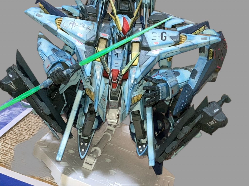 デカールもオリジナルやら、流用やら、とにかく情報量詰め込みました。フライトユニットの模様はロシアのスホーイ57?戦闘機の模様をモチーフにしてます。