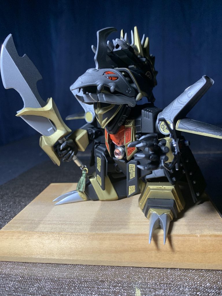 また元設定のとおり、「おじぎ」の姿勢をとらせるように頭部を下方に曲げ込むことで…