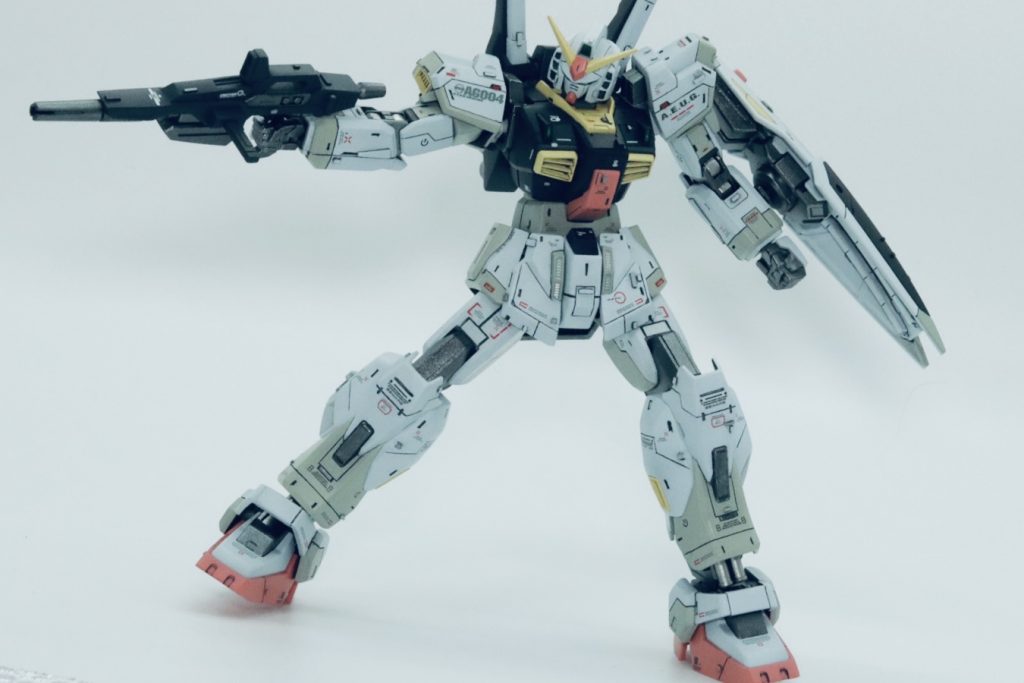 今回から、自分メモ用にカラーレシピを残すことにしました。白:スーパーシェルホワイト、ガルグレー黒:カーボンブラックマット(ボディ・シールド)、ティターンズブルー1(武器・バックパック)赤・黄:マスオカラーフレーム:スターブライトアイアン、スターブライトジュラルミンセンサー系:蛍光イエローグリーン+クリアグリーン