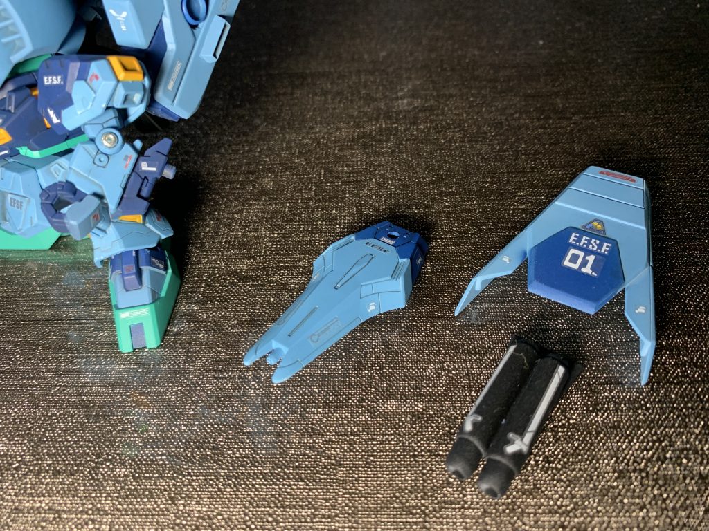 HWSっぽいシールドも作成してみました。通常のシールドの上から被せて装備できます。