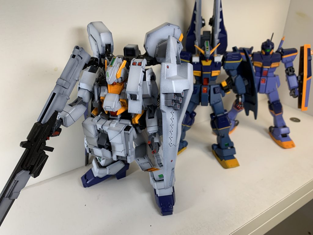 以前作成したジム改、ヘイズル2号機と一緒に飾ります！ご覧頂き有難うございました。