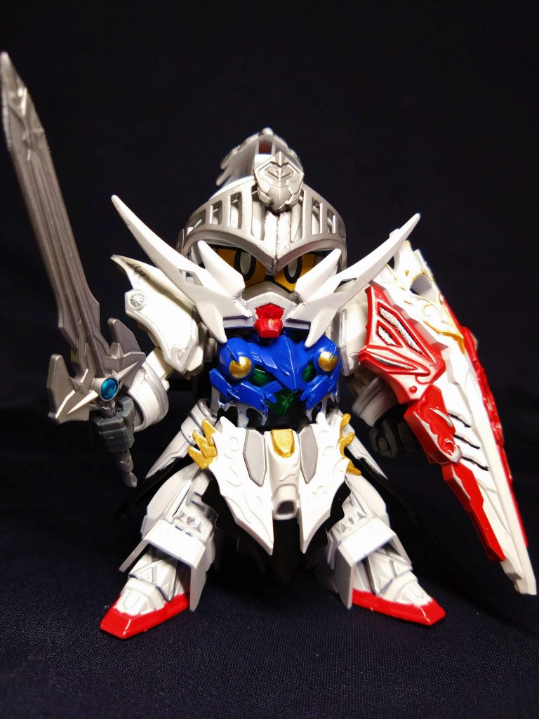 魔騎士エアリアルが旅の途中で出会った過去の歴史を知る男。どうやらこの世界の住人ではないようで、別世界では冥光騎士や劉邦、月光戦神と名乗り時を渡ってきたらしい…