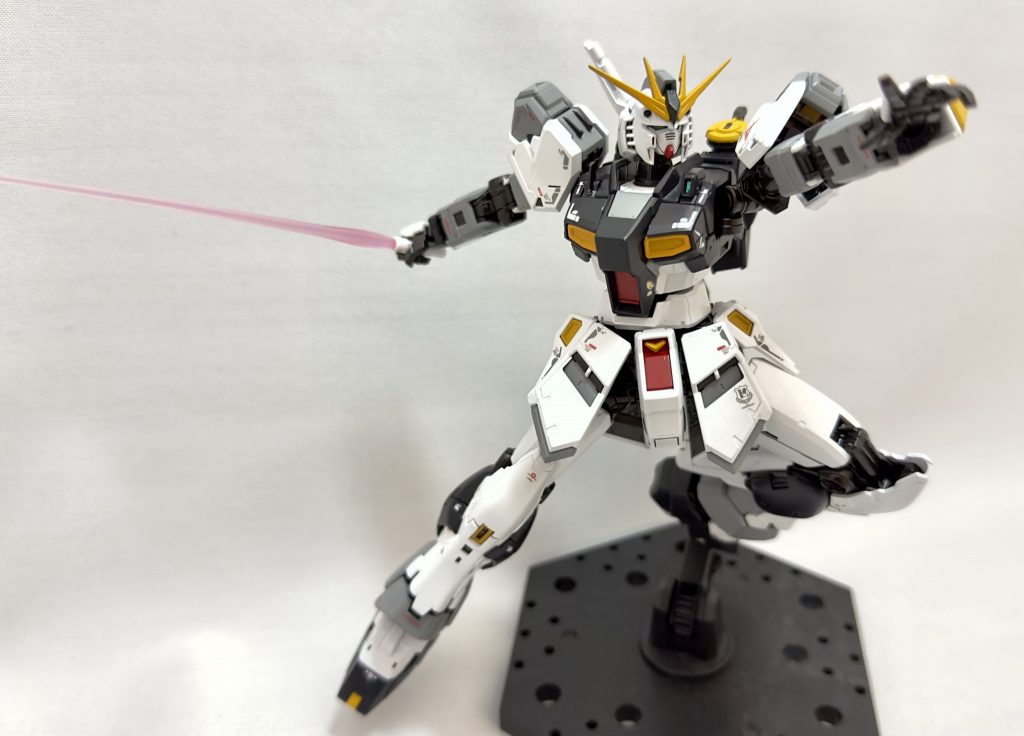 このνガンダムも良いけど、RGの福岡νガンダム欲しいなぁ…🙂(抽選外れ続きですw)