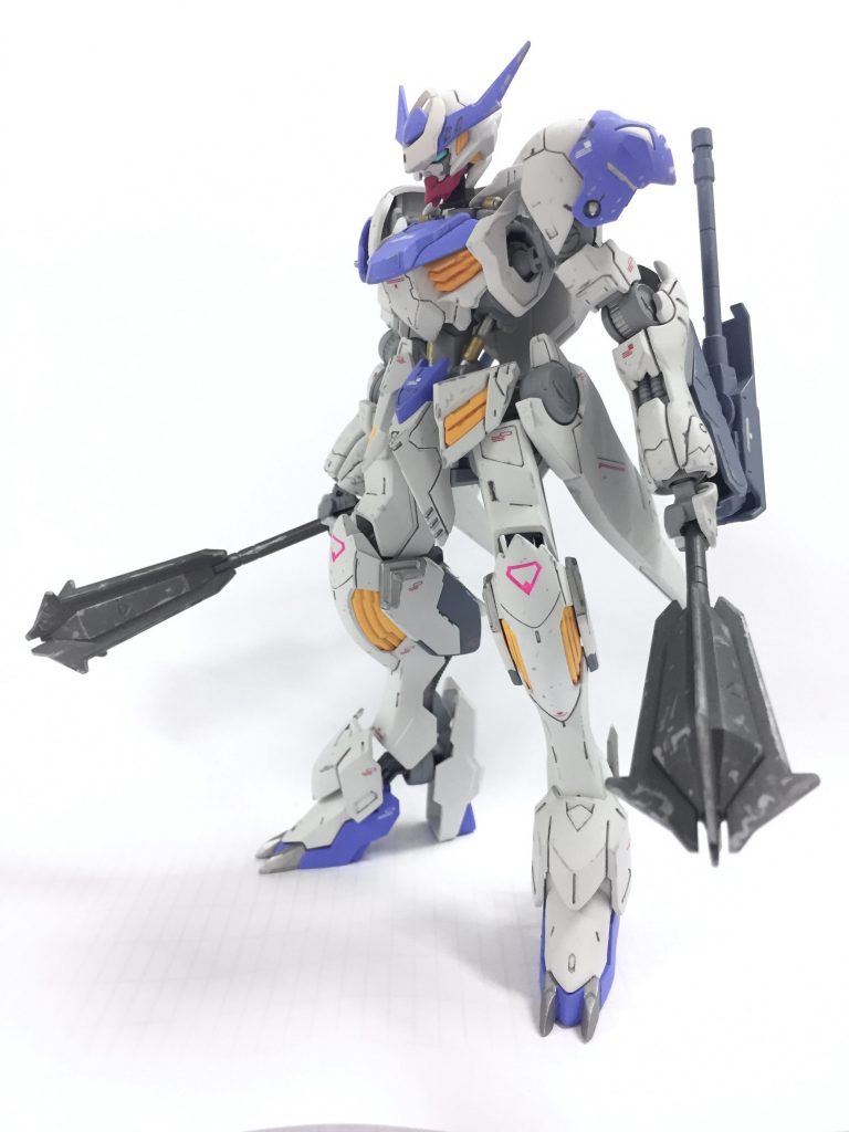 ツインメイスが良く似合います。メイスでぶちかますシーンが斬新で、しかもカッコイイ！当時衝撃受けました。