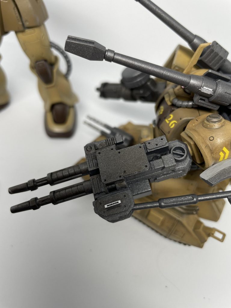 複合ユニットは旧ザクのマシンガン二丁組み合わせてザクのミサイルポッドをプラ板で色々やっつくってます。