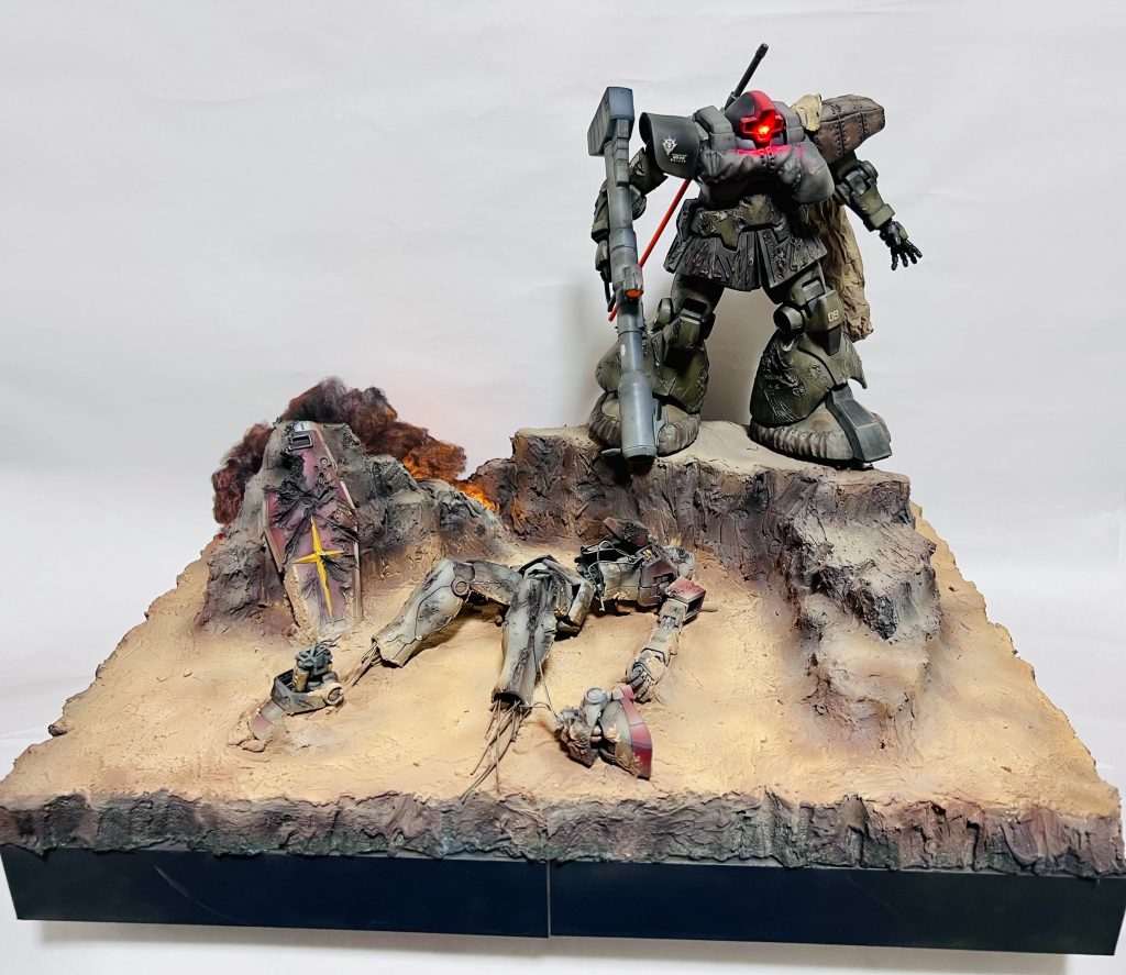 機動戦士ガンダム MG 1/100 MS-09ドムVS RGM-79 ジム  ウェザリング改修塗装済み完成品LED台座付き–2枚目/制作者：H4co Y