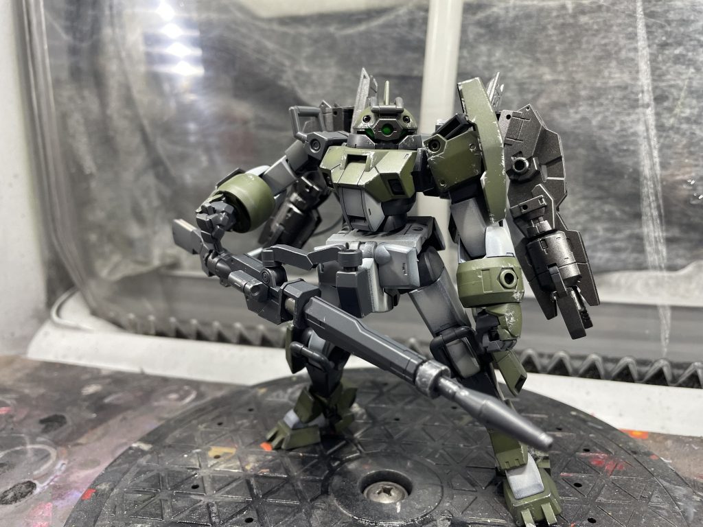 汚い塗装ブースにて