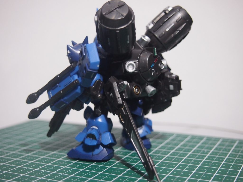 細かいところは爪楊枝を良く使います。