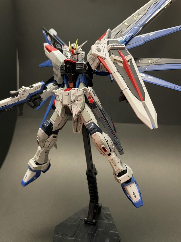 フリーダムは様々な形でキット化されてますが、1/144の中ではこれが決定版なのではないかと思います(異論は認める)笑