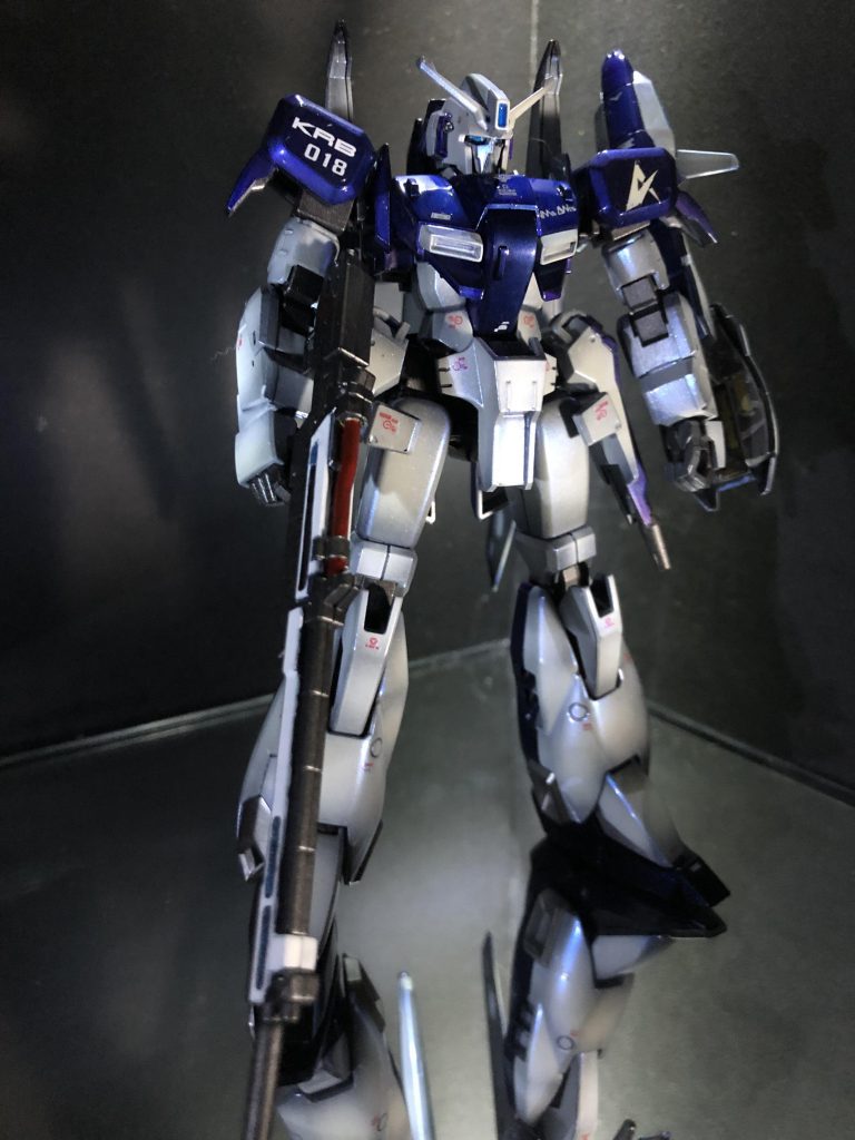 前作ハイニューと同じく、パールとメタリックキャンディーで作成。同じような色合いに、、、クリアパープルにクリアディープブルーを重ねたら塗りむらで紫っぽい部分と青の部分が。。。これはこれでよし。とします。