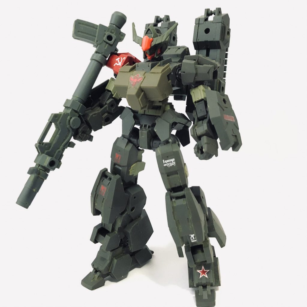 素立ちポーズいまどきロシア軍仕様にするのは抵抗あったのですが、敵役としての中ボス感は増し増しですね(;・∀・)