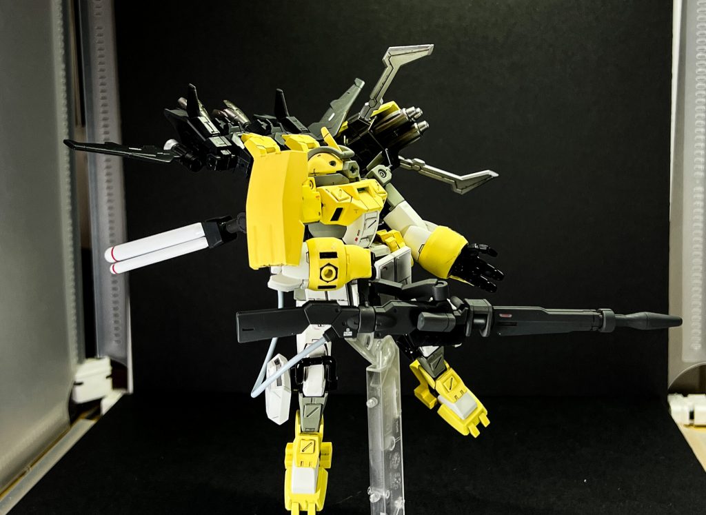 オプション的にプロペラントタンクをつけられるようにしました。おそらく実際の設定的にフライトユニットをつけることができるような性能を有していないのだろうなとか思ったりもしますが、気にしない方向で。