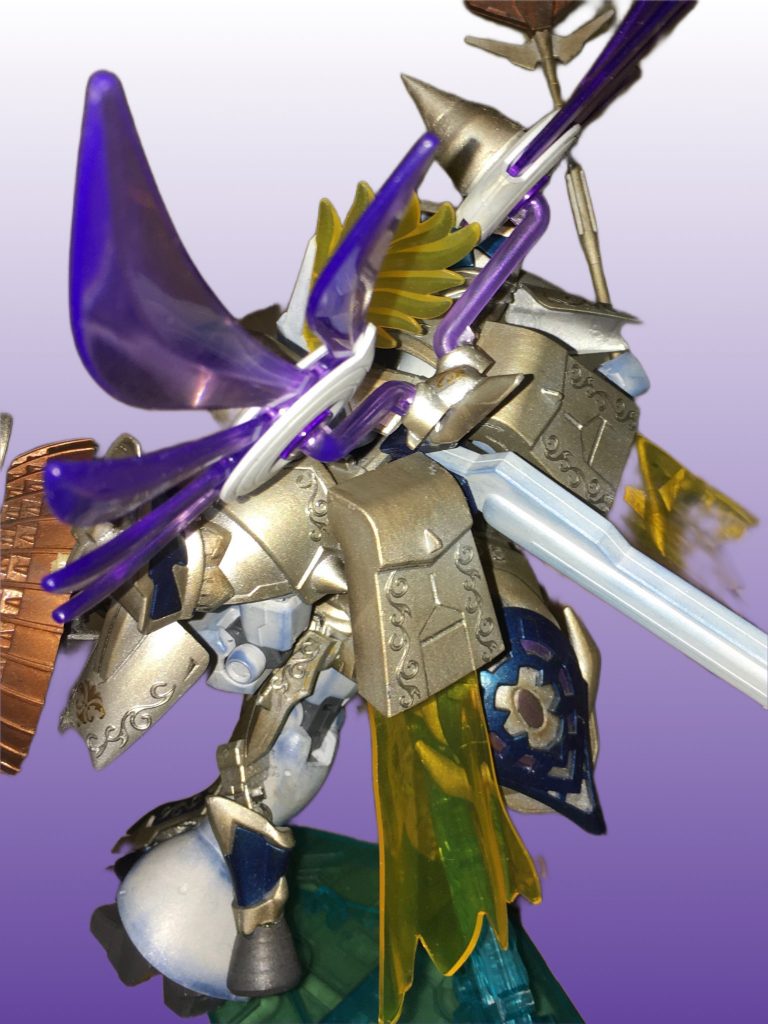 ネイルシールは接着力もあり、ホント使えます。おすすめは少し盛り上がってるタイプのやつです。ウェザリングも上手く引っかかってくれます。