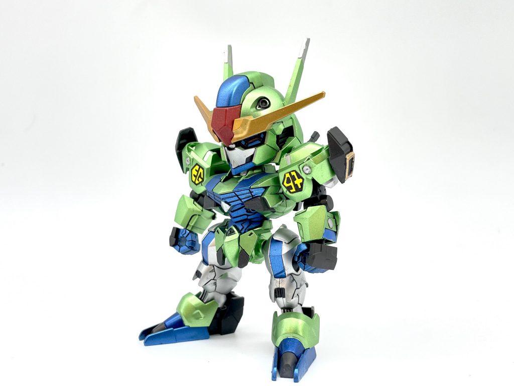 正面。今回はキット自体の改造は無しというレギュレーションでしたので(エッジを立たせたりディテールを掘り直したりは可)、改造は一切なし、なんなら手でもぎって即塗装、ランナー跡やパーティングラインもそのままという簡単フィニッシュです！(威張る事ではない)