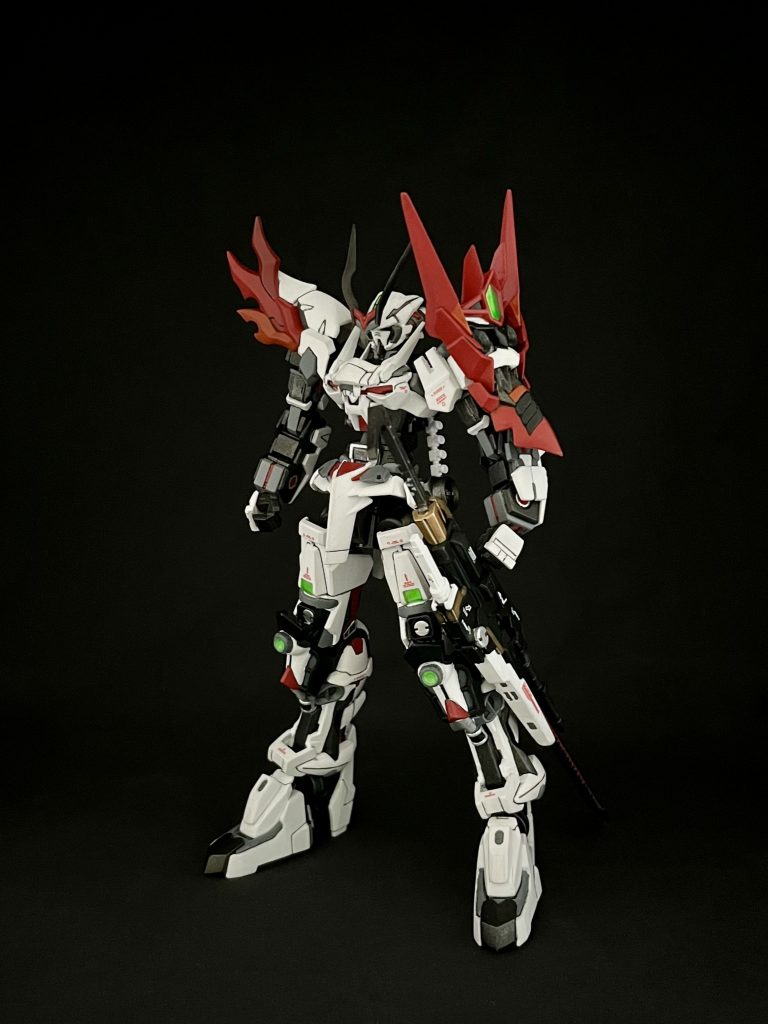 「戦国アストレイ頑駄無Ω」ベースキット:HG戦国アストレイ塗装:水性塗料 筆塗り つや消し仕上げ刀はプラ板を使って1から制作しました。