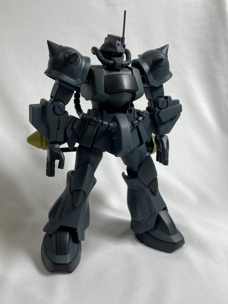 ボディはHGUC旧ザクその他部品はHGUCグフ(旧)から持ってきました。フィンガーバルカンは2体分。ちょうどジャンクがあまっていましたので( ´꒳` )