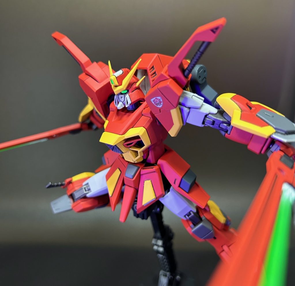 ベースはHGカラミティで、関節類はHGBDナイトジャスティスを使用しています。HGCE系のキットをパーツ取りに買うには今は高すぎるので、家電量販店にいつ行っても低価格で置いてある上記のキットを利用しました。