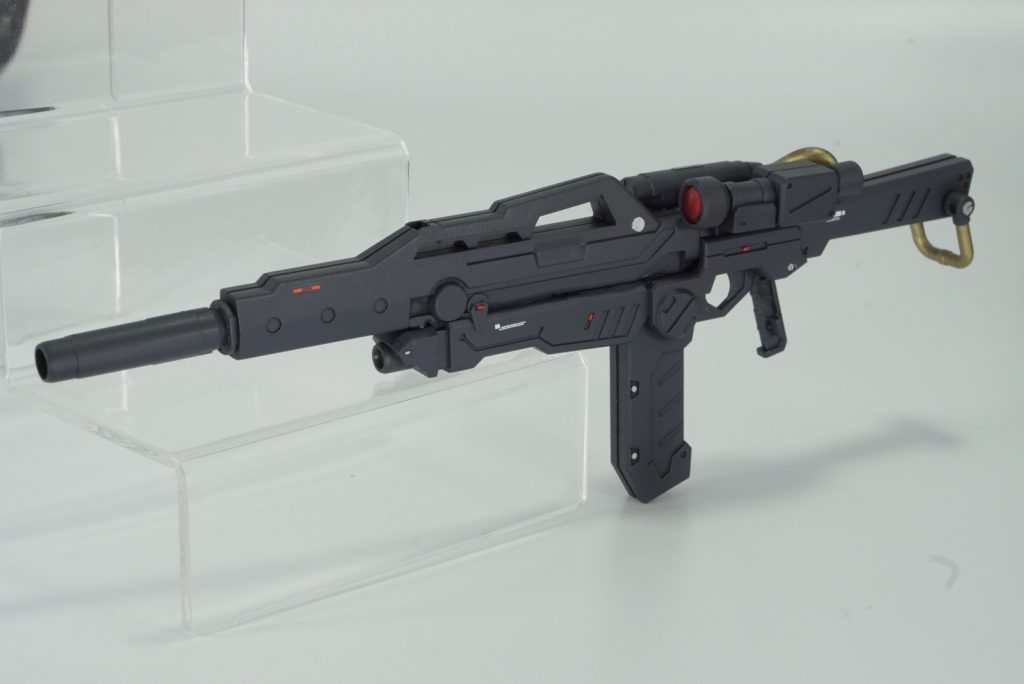 ライフルは、洗練されすぎてない野暮ったさが欲しかったので、サザビーとヤクトドーガ のミックスです。