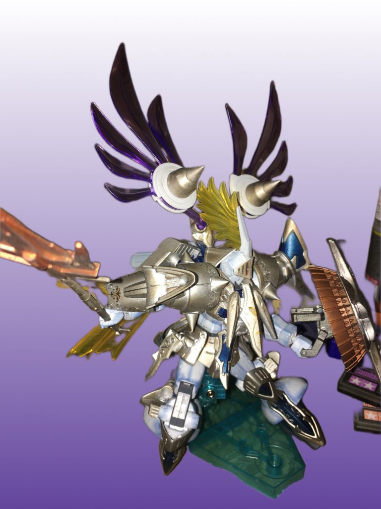 で、この手の武装なら槍でしょうって持たせたが、めっちゃ長い...