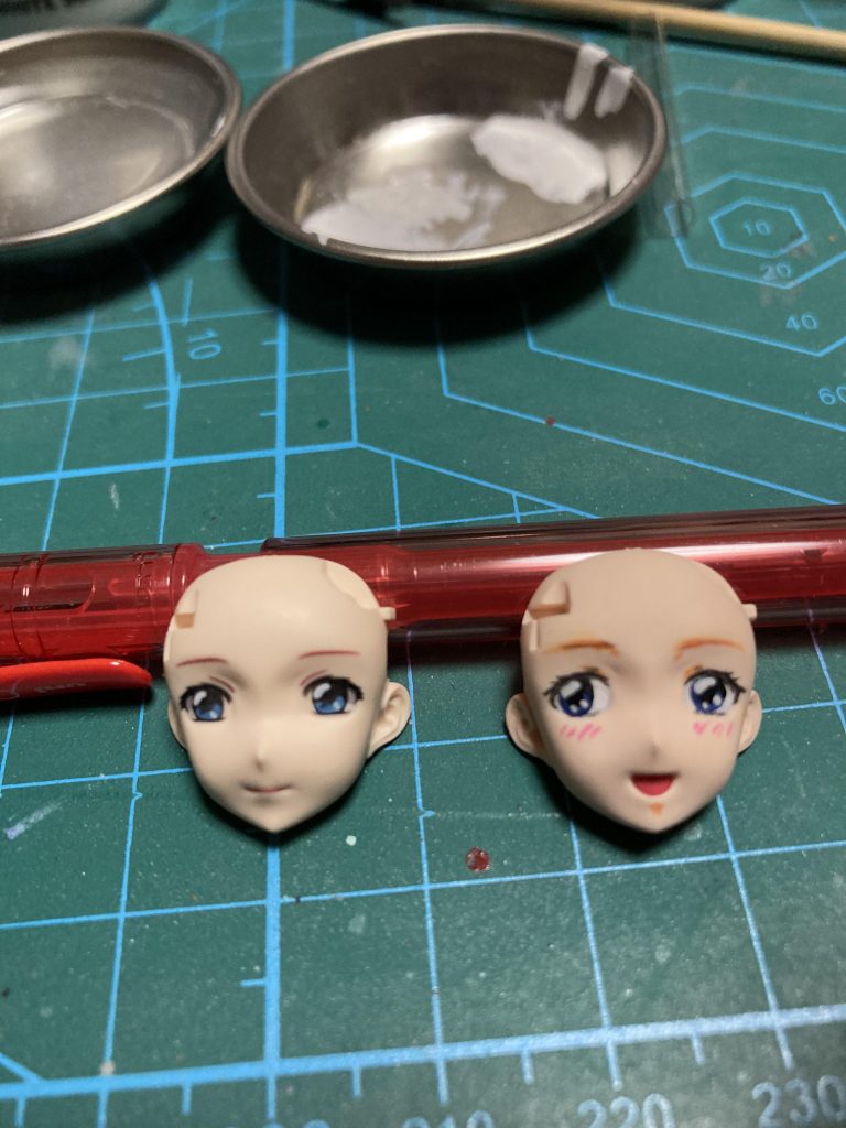 左がタンポ印刷?ていうんですかね。右がちまちま塗ったり描いたりしたパーツです。カラーシャーペンがいい仕事しました。以上、最後までお付き合い有難うございました!アドバイス頂いた先輩方、いつもありがとうございまーす!