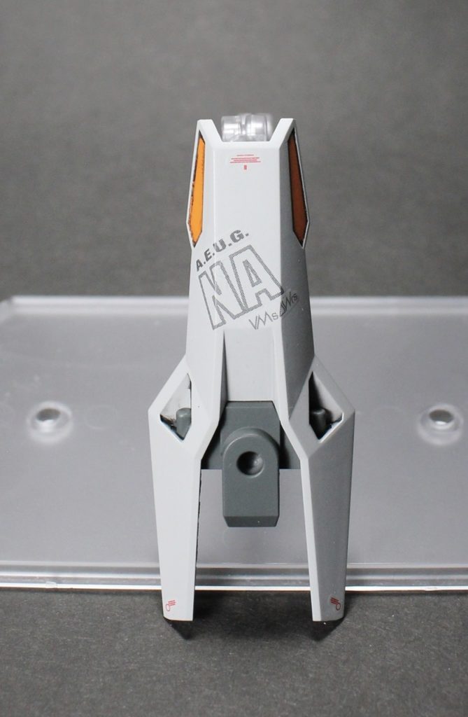 ガンダム マークⅡのシールド風に塗装した、ライトニングガンダムのシールドです。こちらもそのまま使用してます。