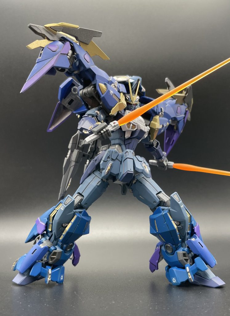 全体的に塗装を終えた段階で、どーにもどこかで(ドラクエかなんか？？)見た事があるような無いようなモヤモヤとした気持ちを感じて、彼女さんに見せてみたところ「サノスみたい」っと言われ、あー！ってなりました笑今はもうだいぶ私もこのカラーリングに慣れてきたので違和感はあまり感じなくなったものの、最初はいっそのことリペイントしようかどうか悩んだくらいモヤモヤしてました😅