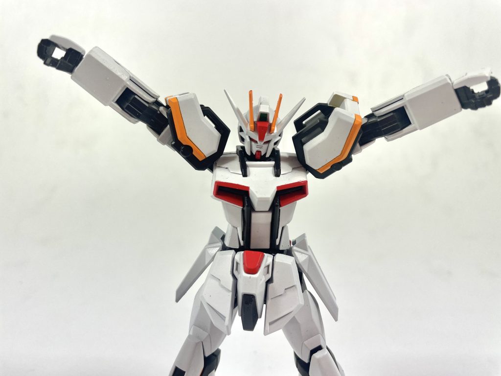 EGストライクを動かす上でネックだった肩可動をHGCEデスティニーを参考に小改造してます。