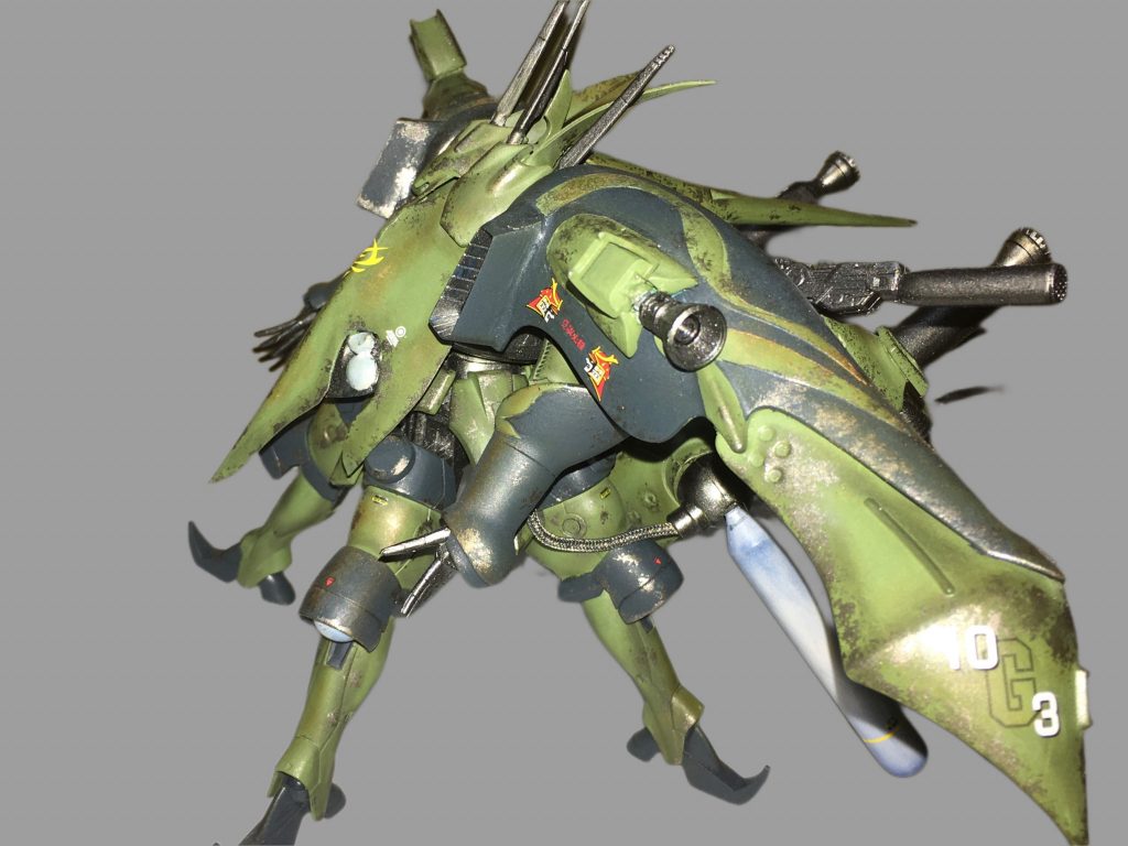 足も実は6本足なんですよ実機は。エルドラプルートの下半身を流用し4本足にしてます。