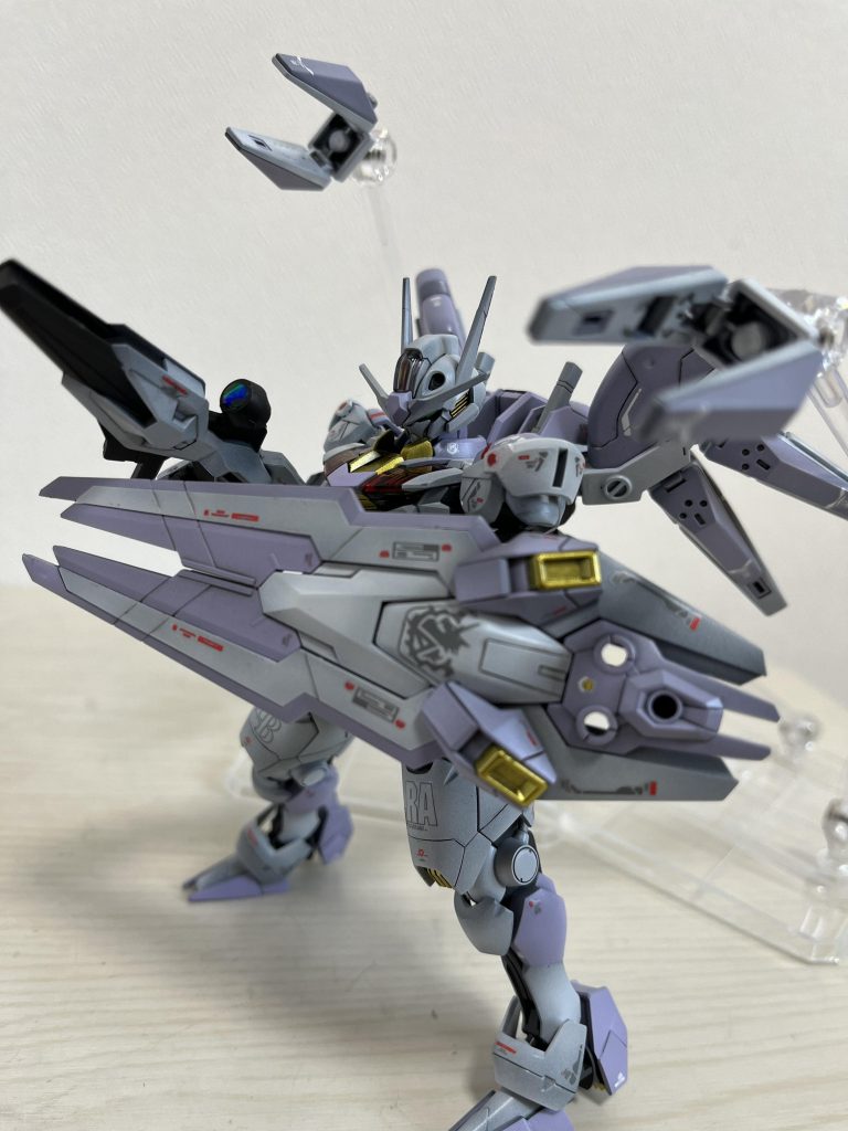 い、いけー！ふぃん・ふぁ、ふぁんねる！？スレッタが言うとこんな感じでしょうか？尚、アムロですら劇中で言ってない台詞だそうです。スパロボのすり込み効果すげぇな。