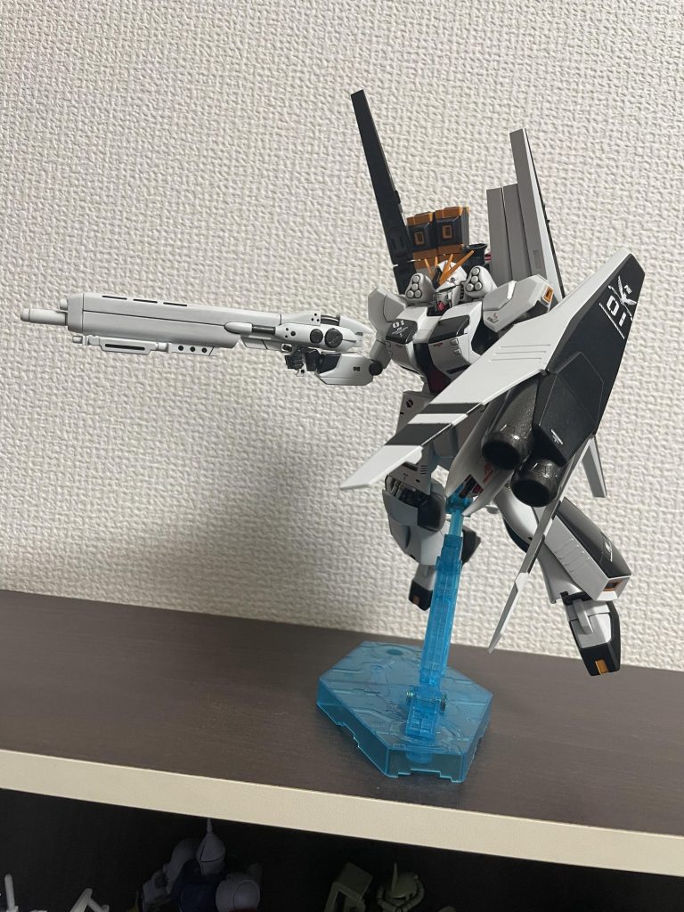 プレバンでメタルビルドのダブルフィンファンネルを見て左右非対称の真似をするために穴を開けてみてやってみましたか…何かが違う…