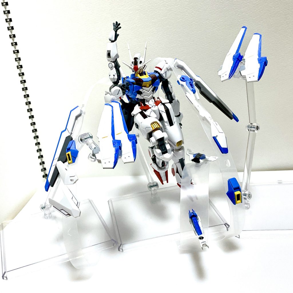 ビット・エクステンションは中継器としてだけではなく、エスカッシャンのエネルギー供給も行う事ができる。活動時間の拡張もその役目。