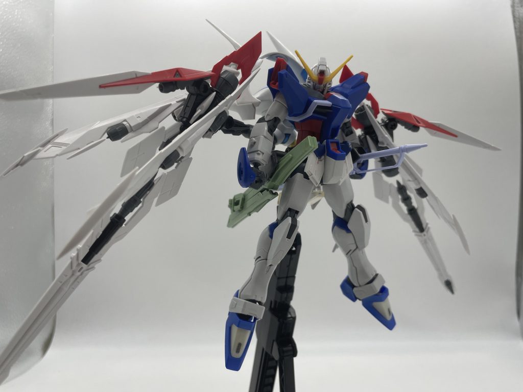 制作工程です、足首をフリーダムのに変更、マニューバの接続はGセフル パーフェクトパックを中心に制作しました。