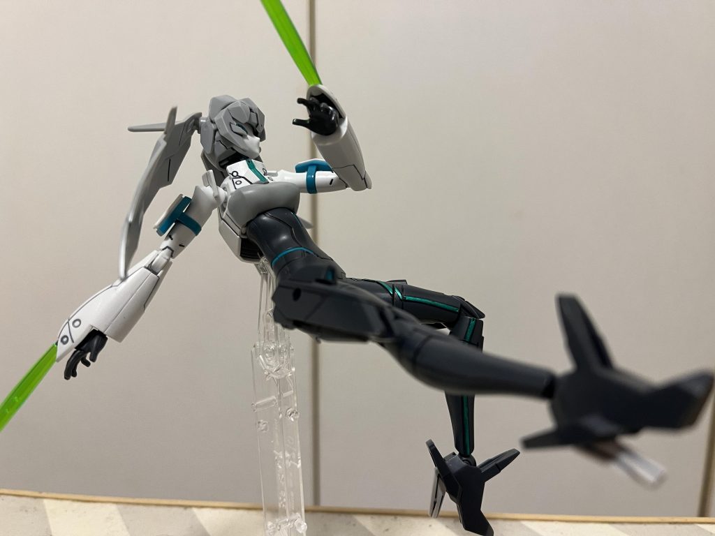 ソードベント龍騎の世界観的には、ウォドムに何かしらの格闘兵装があれば良かったんですが。