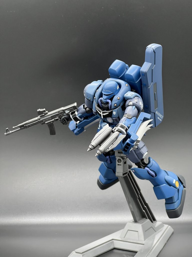 ビームマシンガンをギラズール一般機から拝借。ビームピストルを加工してスプレーガンに。