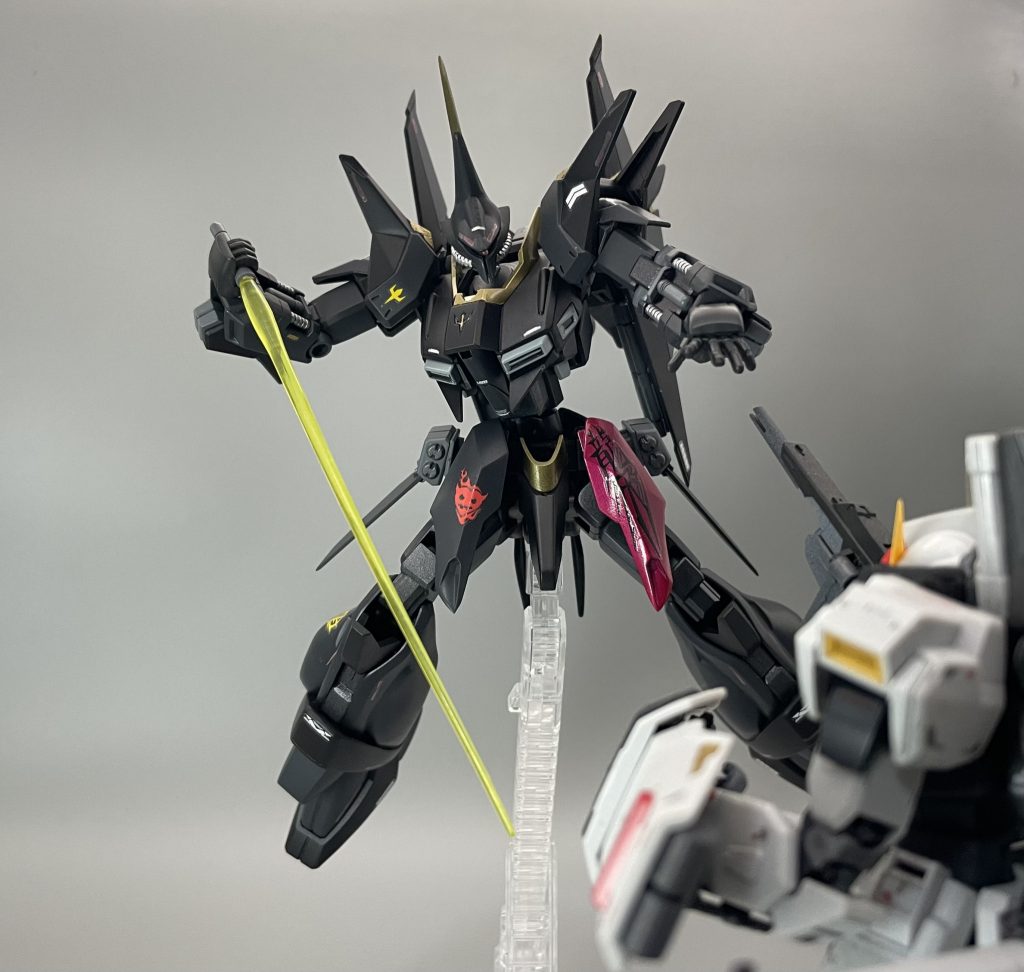 冷酷にガンダムチームを追い詰めていくような、そんなイメージを頭で妄想しながら作ってました😊  野蛮なゴステロ様あたりが憧れ⇦