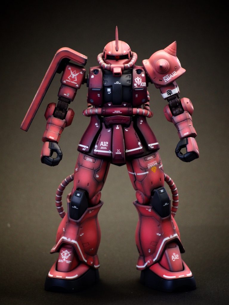 黒下地に、暗々色、暗色、ベース色、明色、明々色を用意して、5倍ほどに希釈して徐々に色をのせています。