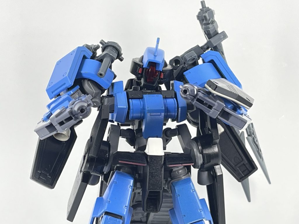 二丁ハンドガングレイズ系列のパーツガンダムヴィダールの兵装より大型で取り回しに難がある大型の分、威力、弾数に優れる