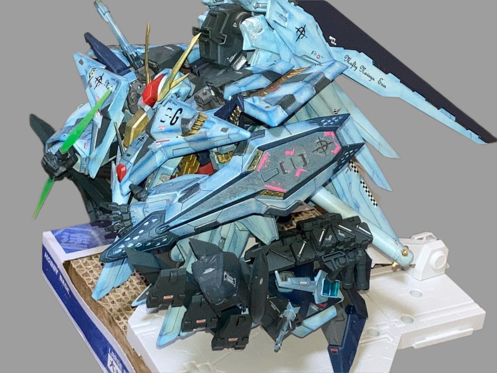 実際もかなりの重さになりました。ハサウェイ系は機体が大きいんですよね。