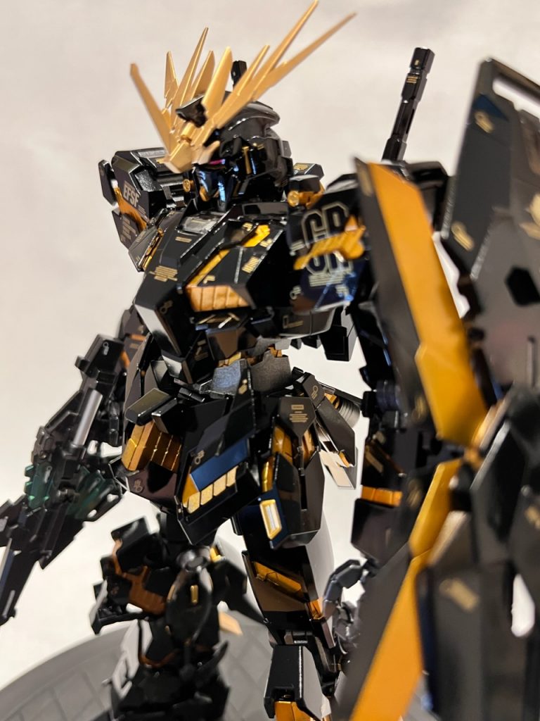 光沢仕上げ…素手で触れないw