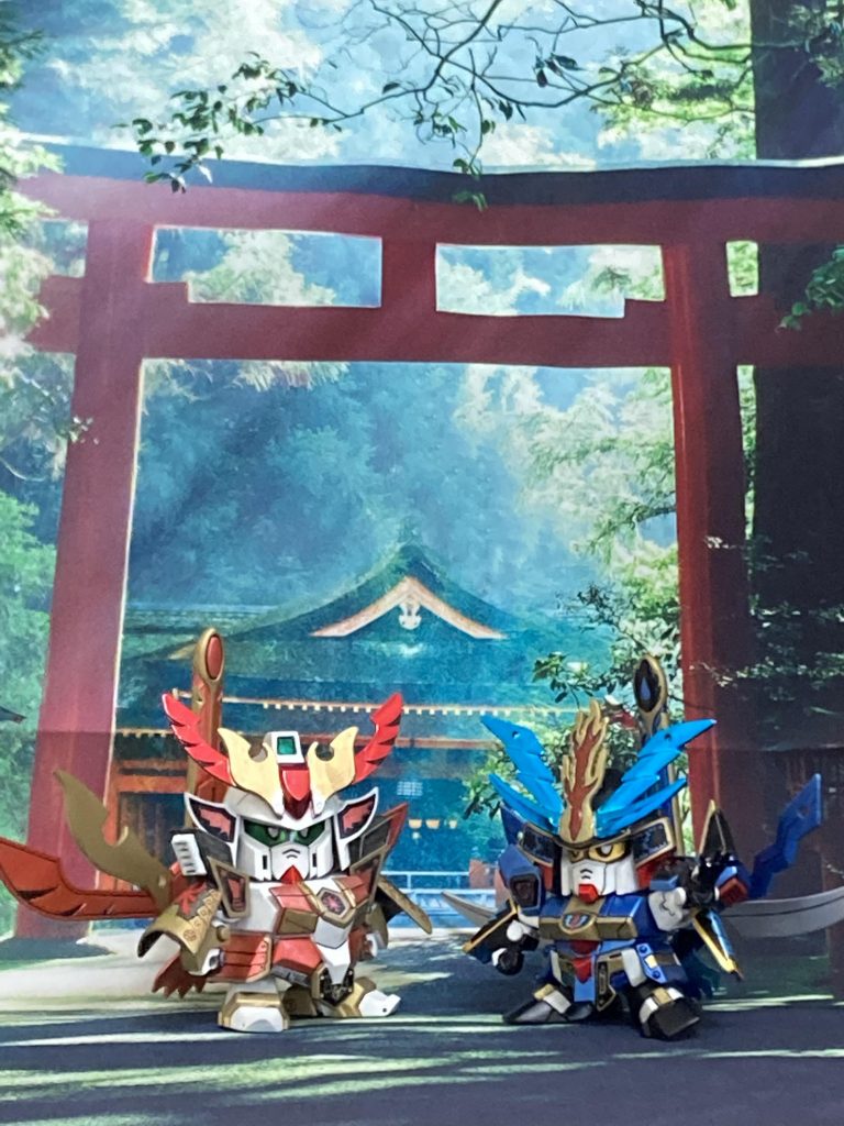 弟(雷頑駄無)と。弟ほどではないですが、やはり鳳凰も箱絵再現には工夫が必要です。正面を向きながら左肩の「天」の文字を見えるようにするため、肩をかなり前に出しています。また、右手もよく見ると不自然な方向に曲がっているので、ボールジョイントで曲げています。天下統一編の主役。(SD戦国伝全体では荒烈駆主だと思いますが)説明書付属漫画の大将軍への出世シーンは感動しますね。