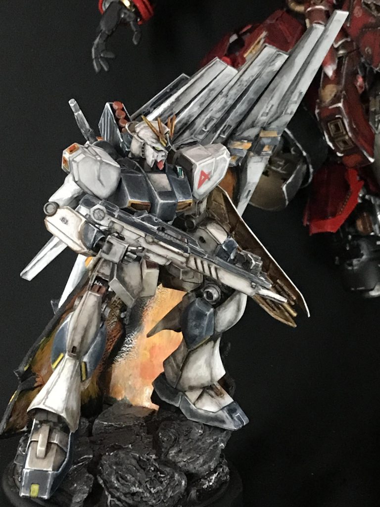 νガンダム(HG)これは前回の投稿のポーズそのまんまです。塗り忘れ箇所を発見したので修正しました。ここまでご覧頂きありがとうございました。