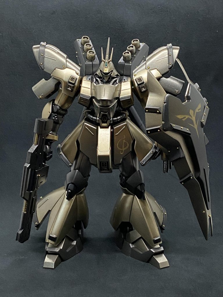 全体像はこんな感じです。ディテールが寂しかったので今回は思い切って穴開けしたりプラ棒三角でシルエットを強調してみました。穴が開きっぱなしだとスカスカなのでエレガントに金玉を放り込んでおきましたw