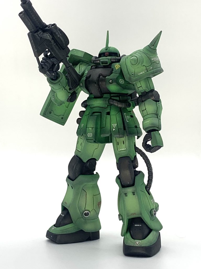 塗装は水性ホビーカラーのグレーサフ→ダークグリーン→デイトナグリーン(薄い方はグリーン)→よもぎ色→クリアグリーンに色の源イエローで調色、トップはファレホウレタンバーニッシュ後汚し入れてメカマットバーニッシュ仕上げです。