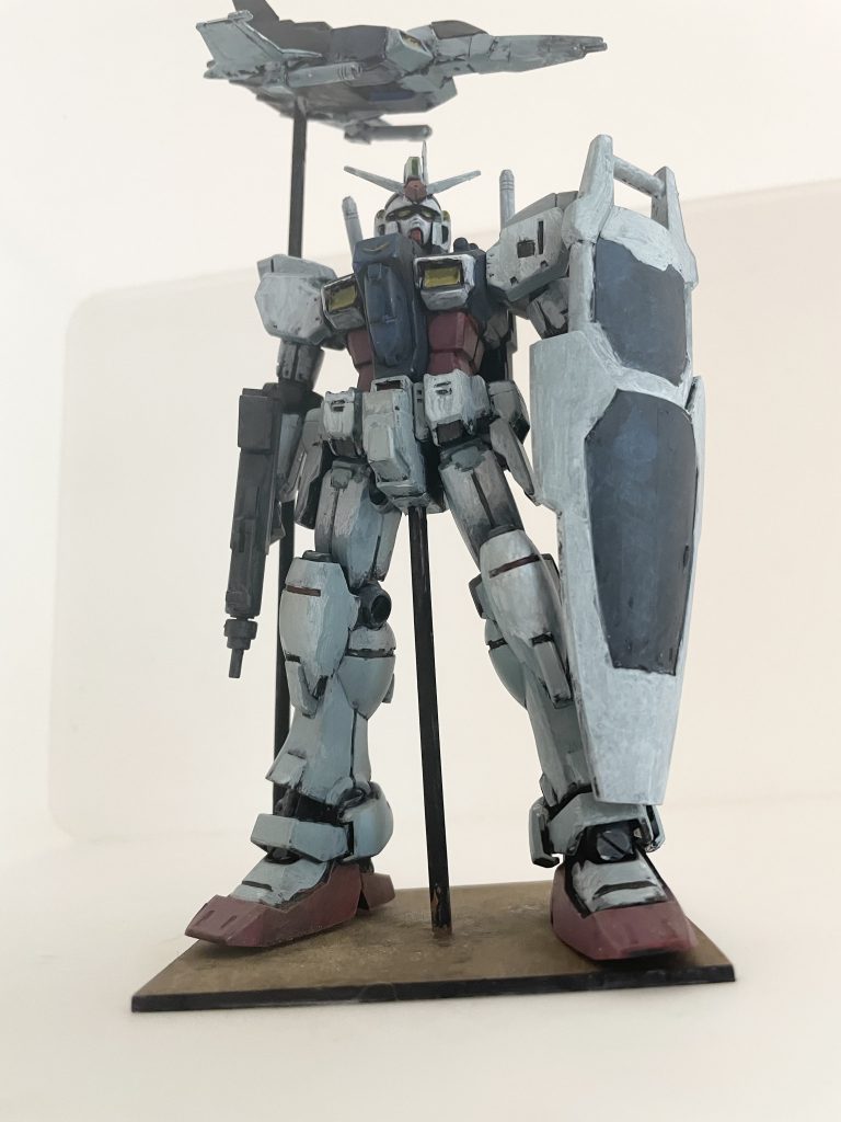 スタンドを自作して、コアファイターも飾れるようにしています。