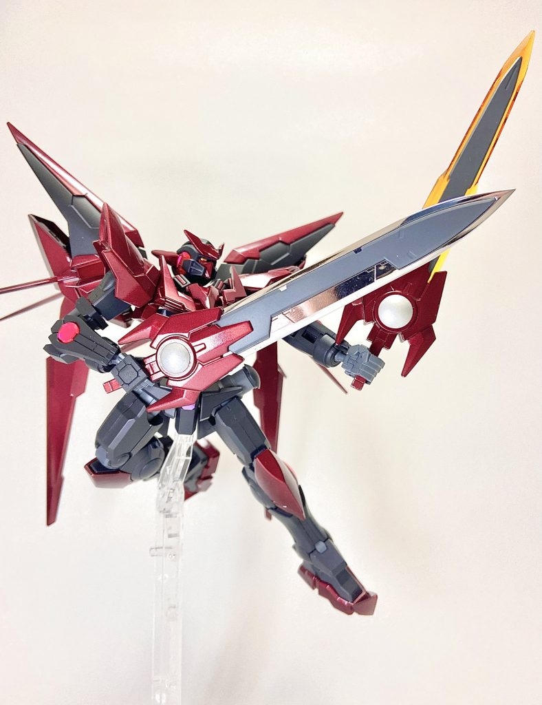 片方の武装をRGエクシアのソードを流用してます。