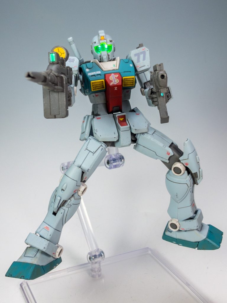 最後は二丁拳銃にて。オリジンのキットはみんな出来がいいですが、今回さらに進化した感じですね。バリエーション機のキット化も期待できますね。しかし、ククルス・ドアンの島で素のジムのデザインがコレになったことで、MSDとの整合性が怪しくなりましたね…オリジンとオリジンMSDは別時空なんでしょうか?