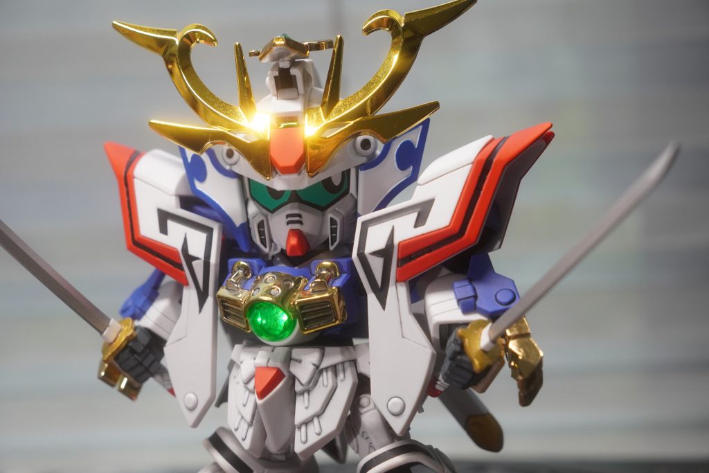 Feel so good to wrap this year up with my favourite SD kit since childhood. Allow me to send my early year-end greetings to you all - Happy holidays and let’s make more Gunpla next year! twitter.com/rmhk_michael