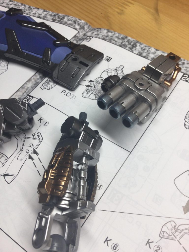 やっぱ、ガイアのシルバー系は良いですね! タミヤのスパークリングシルバーも結構綺麗なので、オススメですね‼︎
