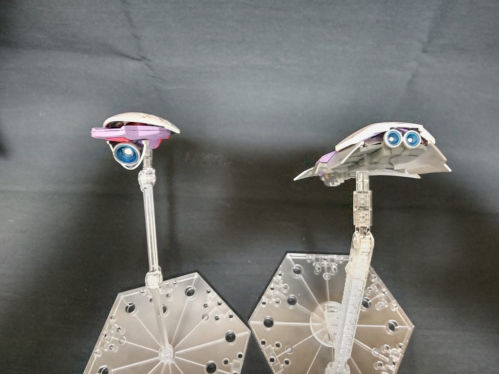 バーニアも付いてます。ジオングの腕とユニコーンのシールドファンネルみたいな感じです。